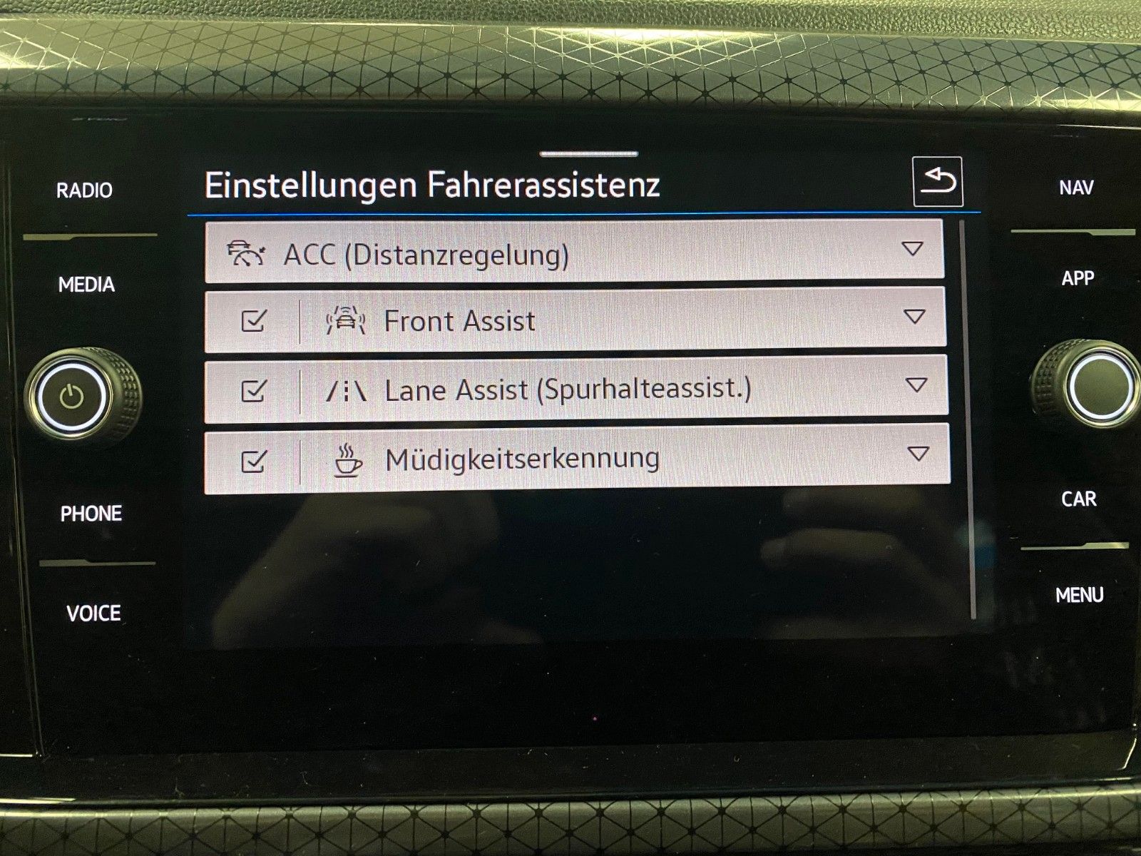 Fahrzeugabbildung Volkswagen T-CROSS 1.0 TSI OPF STYLE+KAMERA+ACC+SITZHEIZUNG