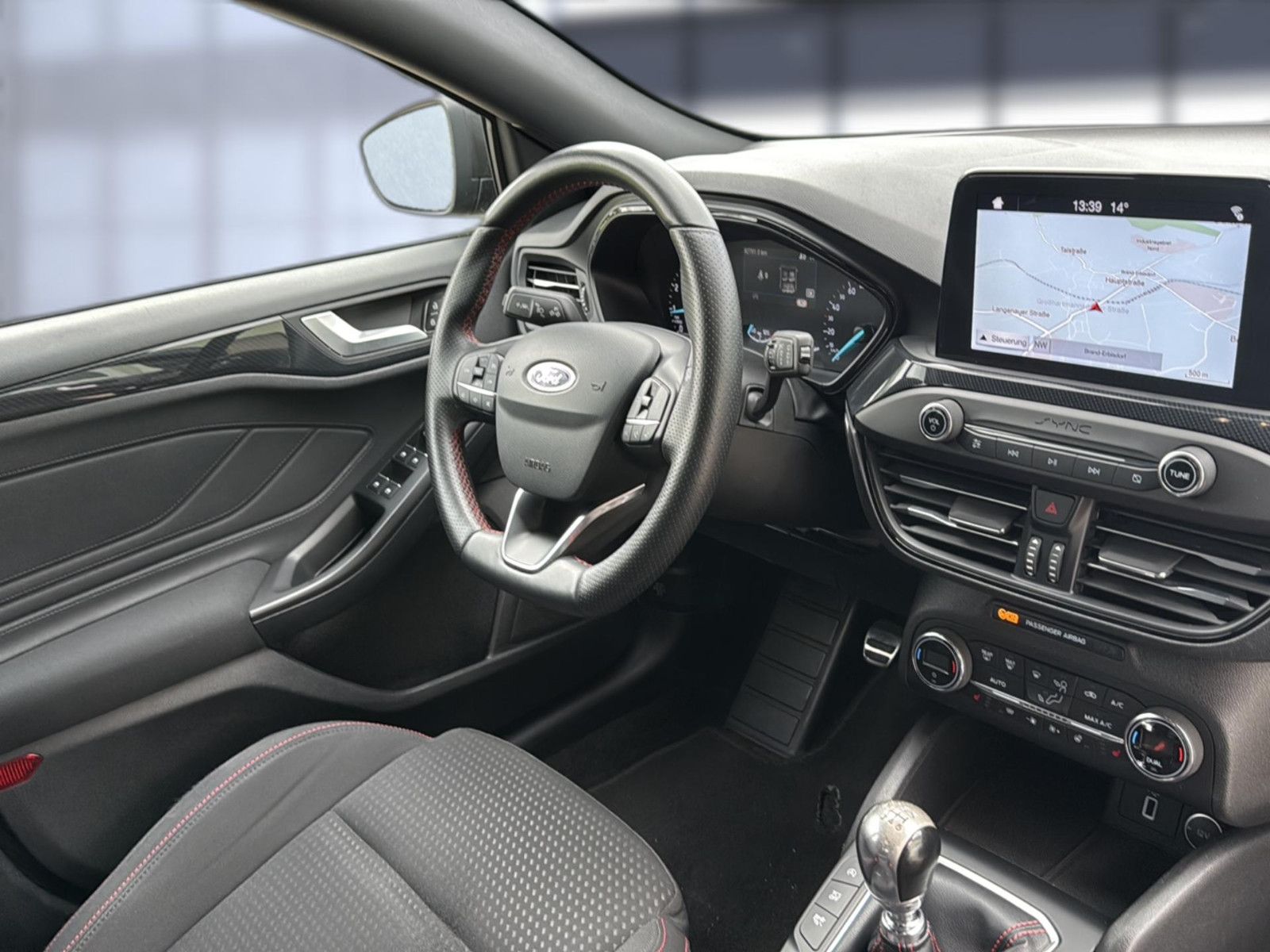 Fahrzeugabbildung Ford Focus Turnier ST-Line/