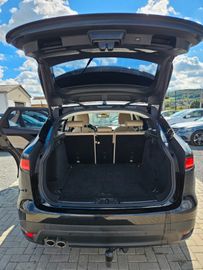 Jaguar F-Pace - 11