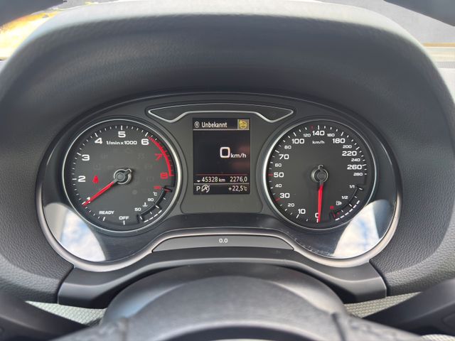 Audi Q2 35 TFSI basis 7-Gang S tronic|Kamera|Navi|LED