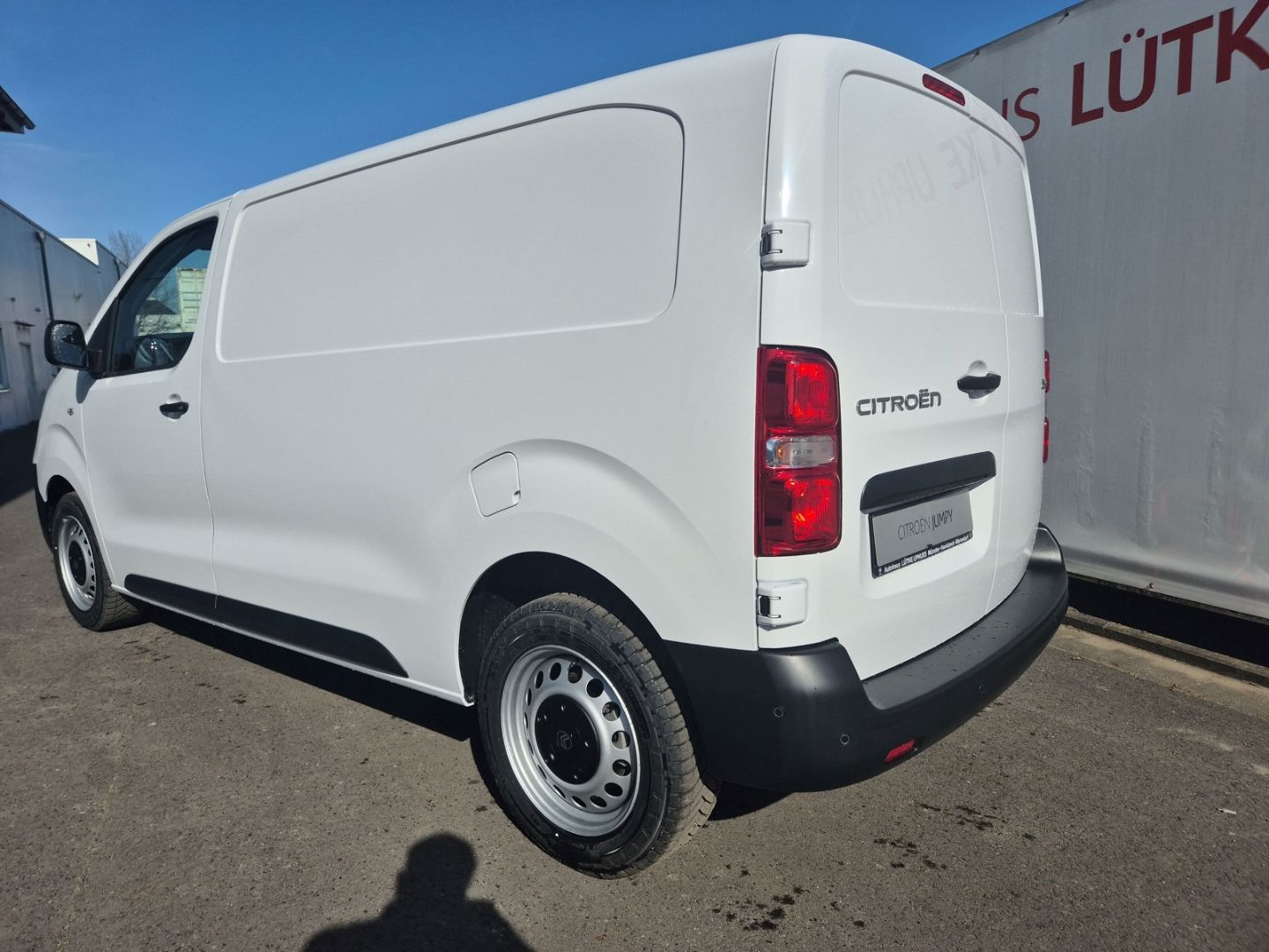 Fahrzeugabbildung Citroën Jumpy KW Standard (L2) 2.0 BlueHDi 145  AHK-abn.