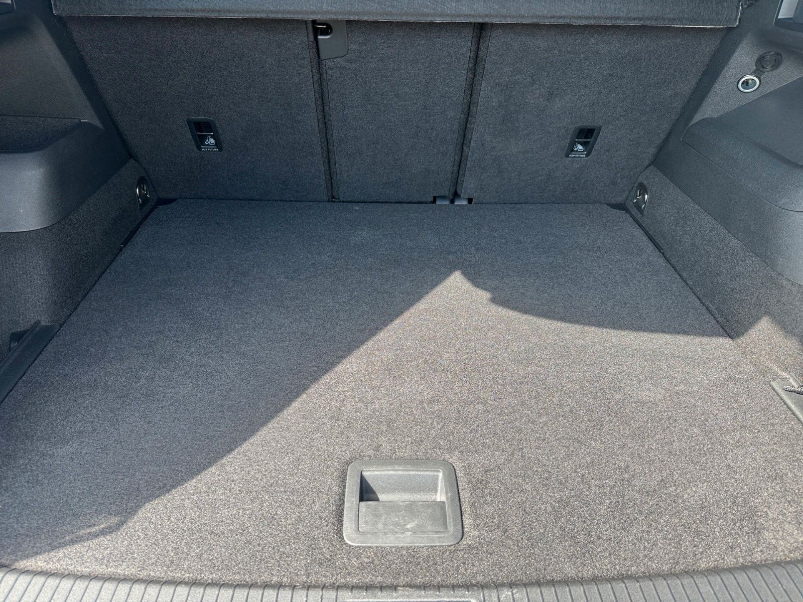 Fahrzeugabbildung Volkswagen Tiguan 1.5 eTSI Life