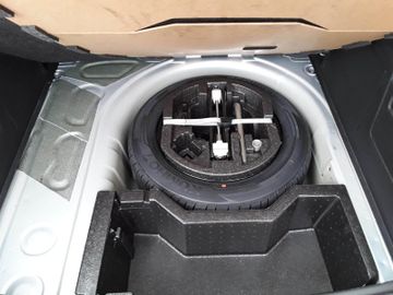 Fahrzeugabbildung SKODA Fabia Combi Style NAVI DAB PDC TELVOR 1.H