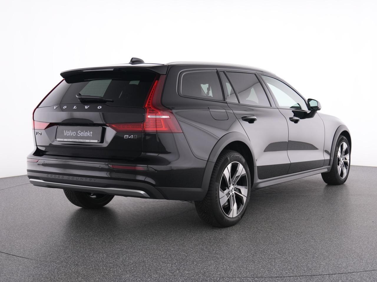 Volvo V60 Cross Country B4 AWD Plus+WINTERPAK+RFK+