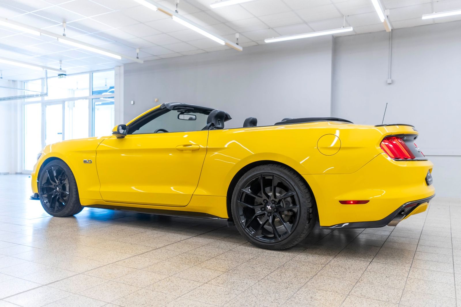Fahrzeugabbildung Ford Mustang GT 5.0L KABRIO LPG KAM LEDER SHZ/SZK