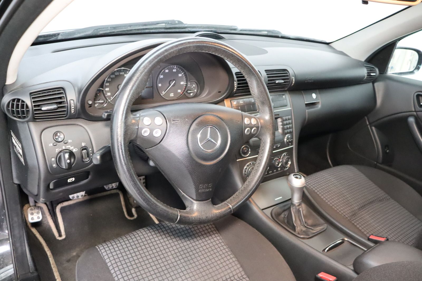 Fahrzeugabbildung Mercedes-Benz C 230 Sportcoupé * Navi * Sitzhzg. * PDC