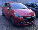 Peugeot 208 1.2 Allure PureTech - Peugeot 208 Gebrauchtwagen in Frankfurt
