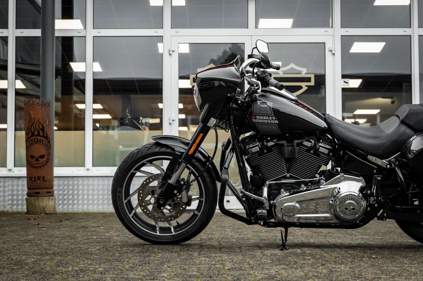 Fahrzeugabbildung Harley-Davidson FLSB Sport Glide Softail - JEKILL & HYDE