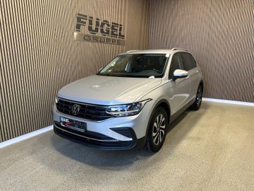 Volkswagen Tiguan - 2