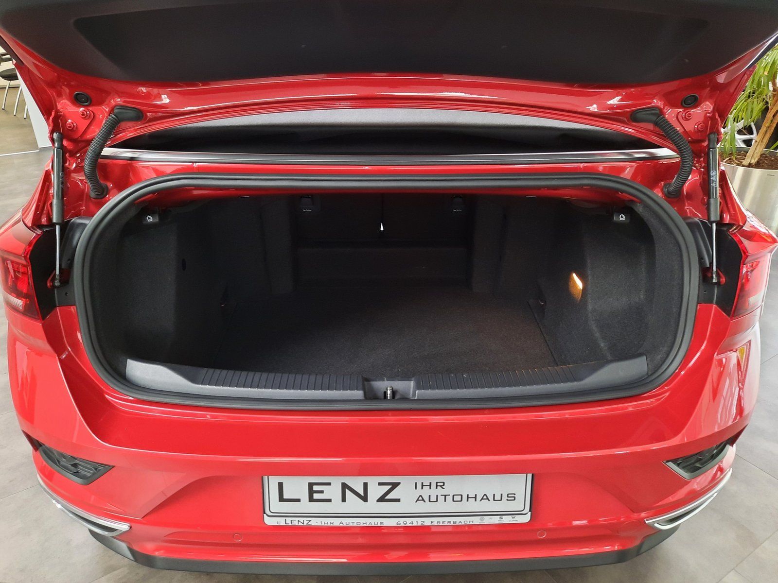 Fahrzeugabbildung Volkswagen T-Roc Cabrio R-Line TSI *AHK*Navi*PDC*ACC*LED*