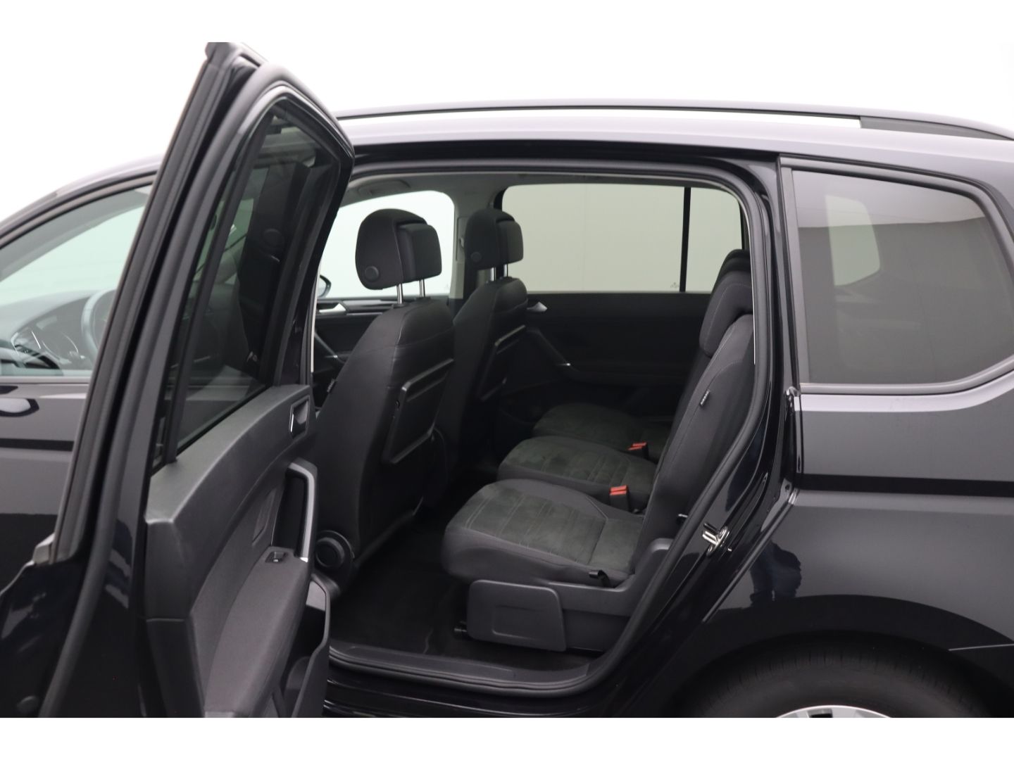 Fahrzeugabbildung Volkswagen Touran Comfortline BMT Start-Stop AHK schwenkbar