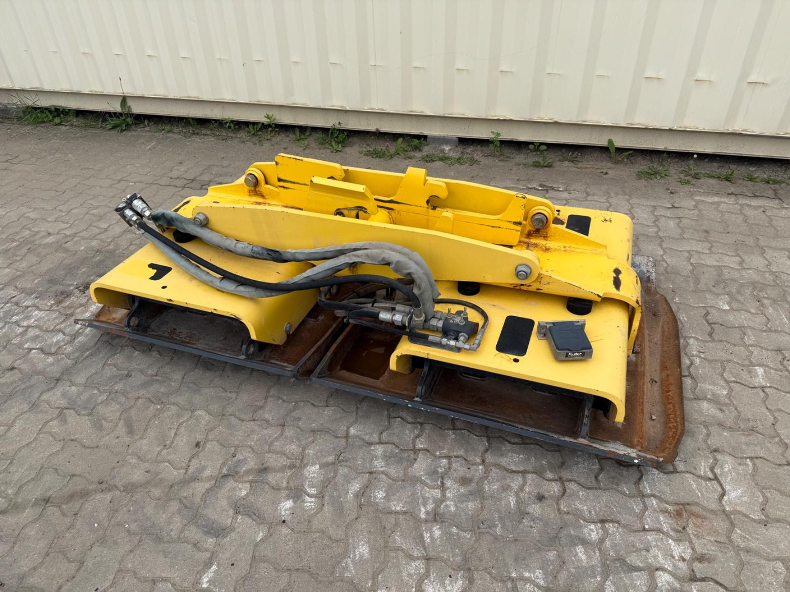 BOMAG AG28 Anbau-Verdichterplatten