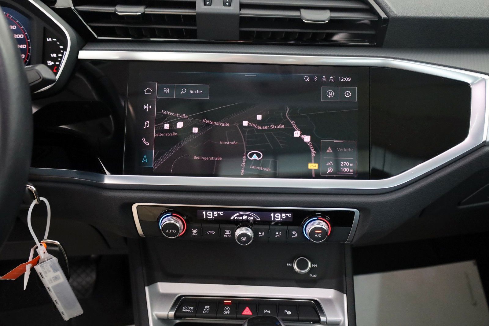 Fahrzeugabbildung Audi Q3 Sportback 35 TDI, Navi,LED,Panorama,ACC
