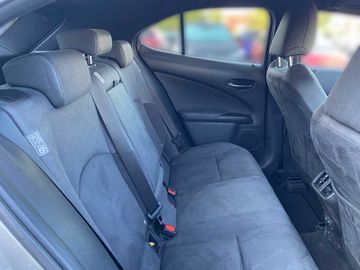 Lexus UX - 7