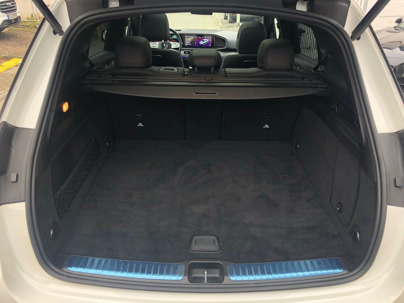 Fahrzeugabbildung Mercedes-Benz GLE 400d 4MATIC AMG Head-Up Burmester Pano 360°