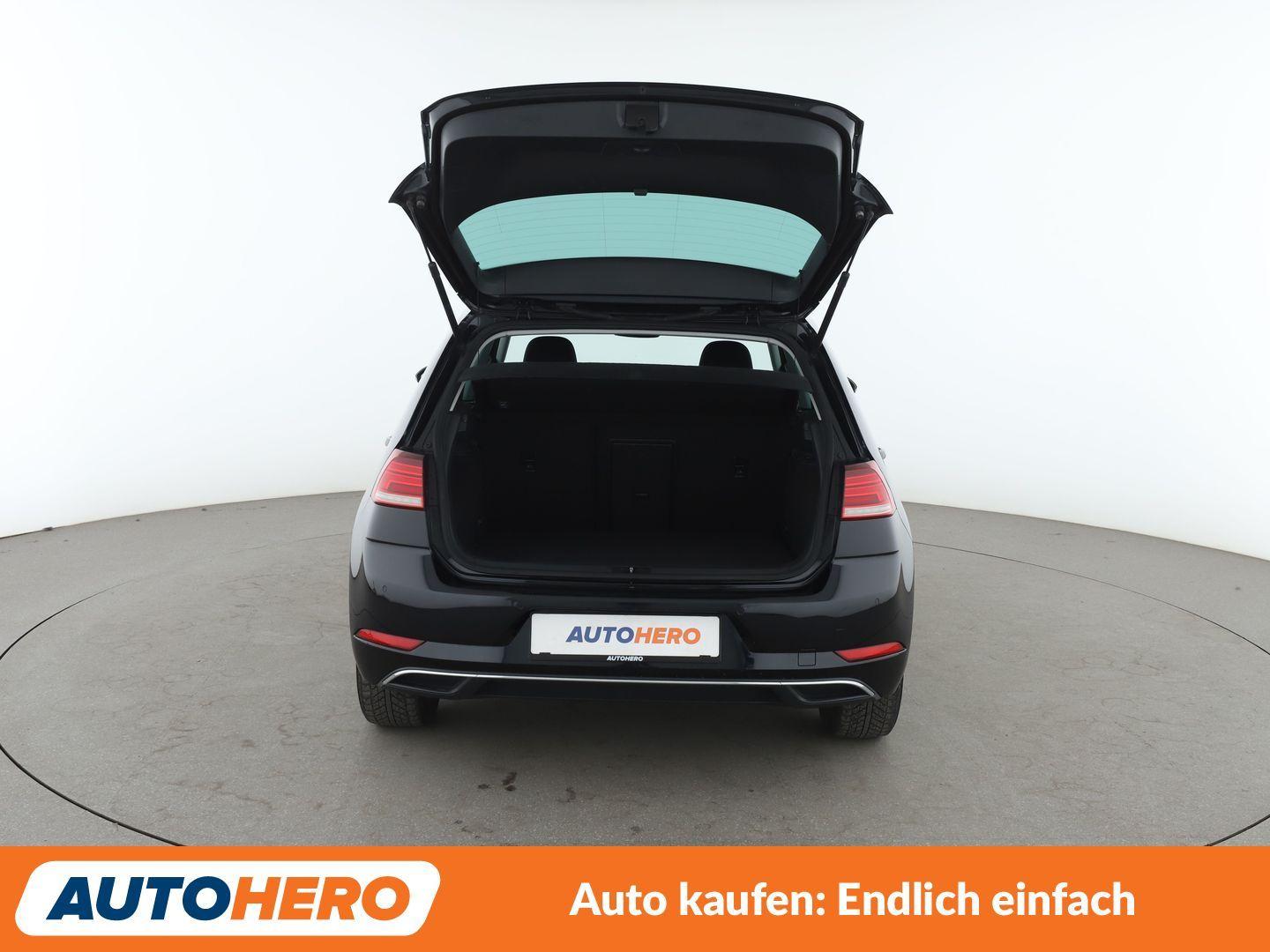 Volkswagen Golf VII 1.5 TSI ACT Sound*ACC*PDC*SHZ*
