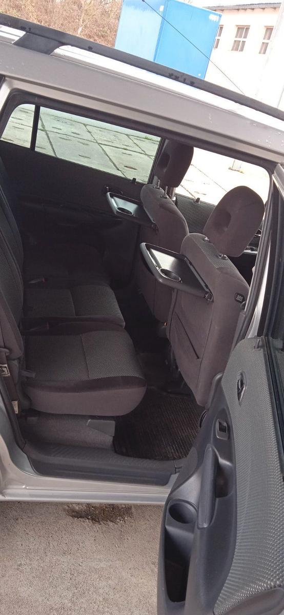 Mazda Premacy 2005 — двигун