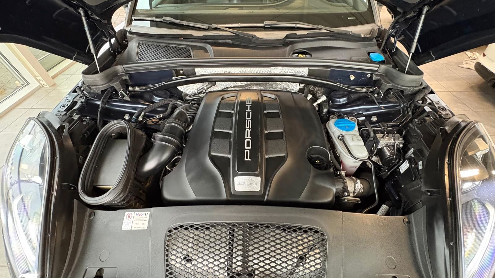 Fahrzeugabbildung Porsche Macan S Diesel/Panodach/21 Zoll Turbo/
