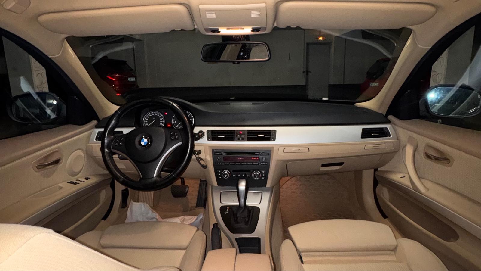 BMW 320 2010 — photo 13