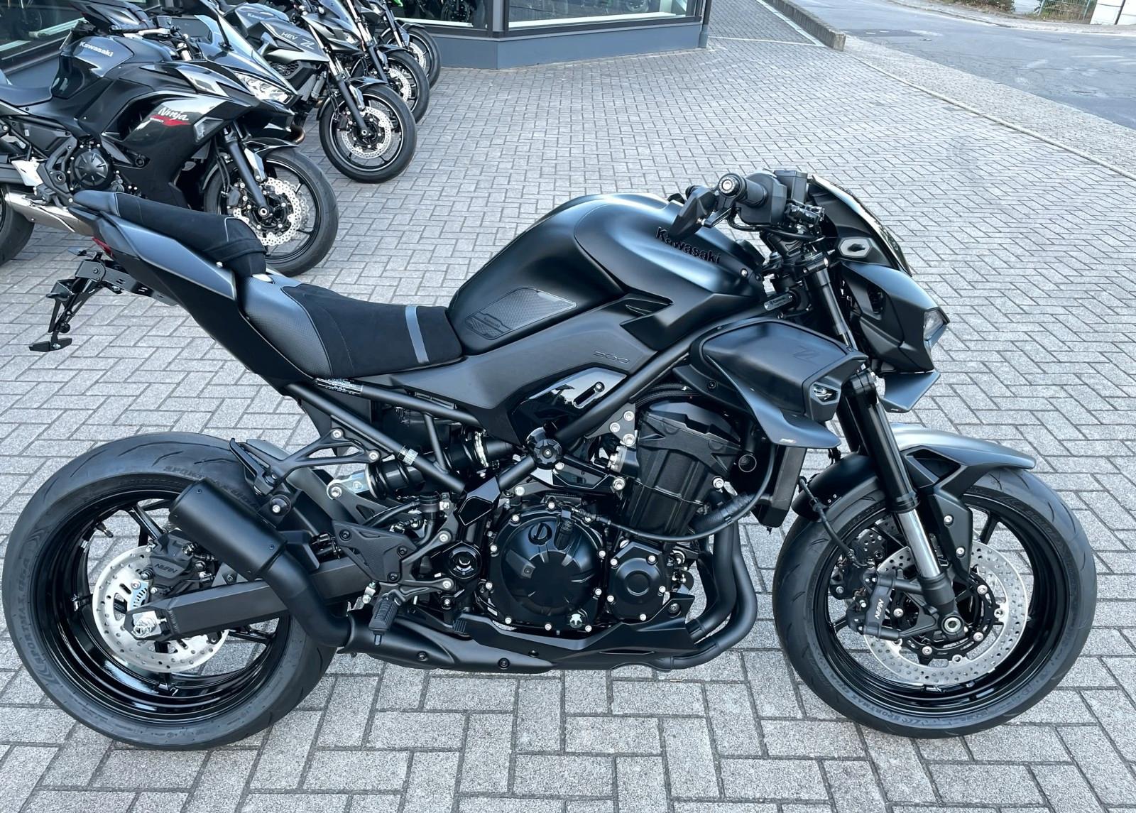 Kawasaki Z 900/Höly Performance-Black matt/Lieferung incl