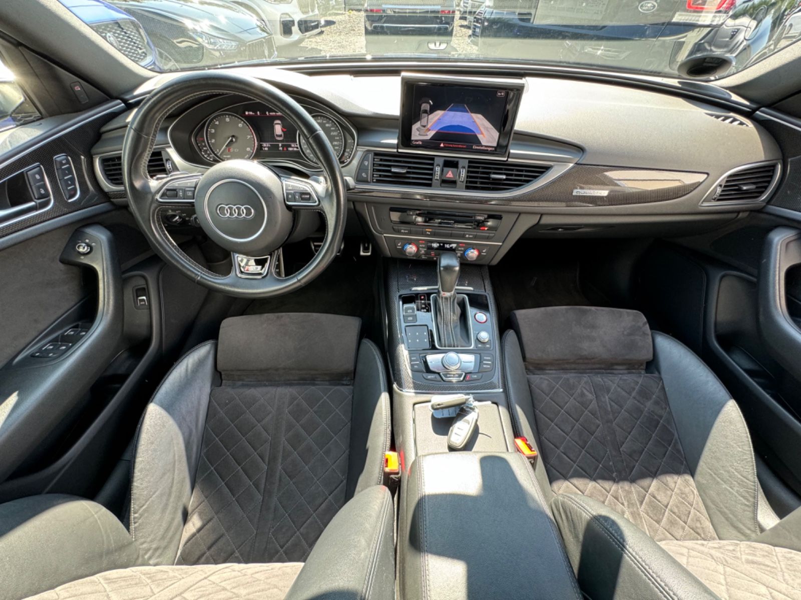 Fahrzeugabbildung Audi S6 Avant 4.0 TFSI quattro/RS-SITZE/CARBON/KAMERA