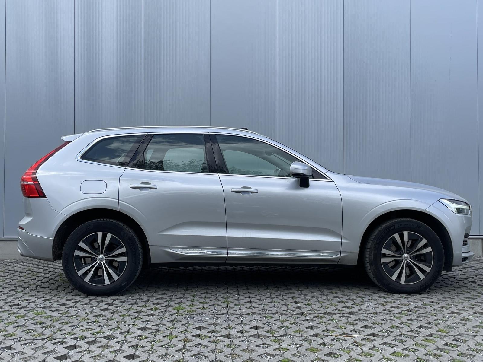 Volvo XC 60 T6 PHEV PANO LEATHER CRUISE CAM 18"