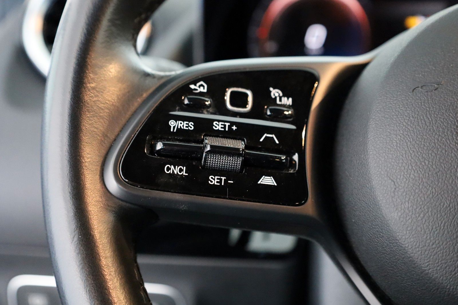 Fahrzeugabbildung Mercedes-Benz GLA 250 e, Style,T.Leder,Navi,LED,SH,Kamera,ACC