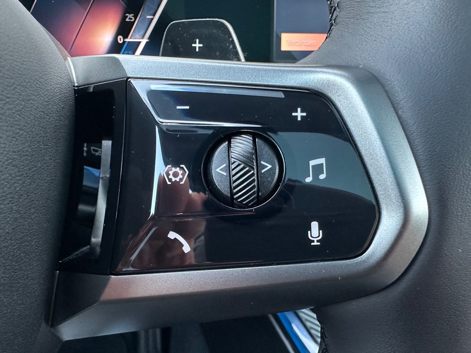 Fahrzeugabbildung BMW X3 40d xDrive M-Sport NAV+LED+PANO+AHK+STHZG