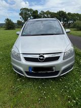 Opel Zafira B 2,2 Catch Me Now - Opel Zafira: Catch Me