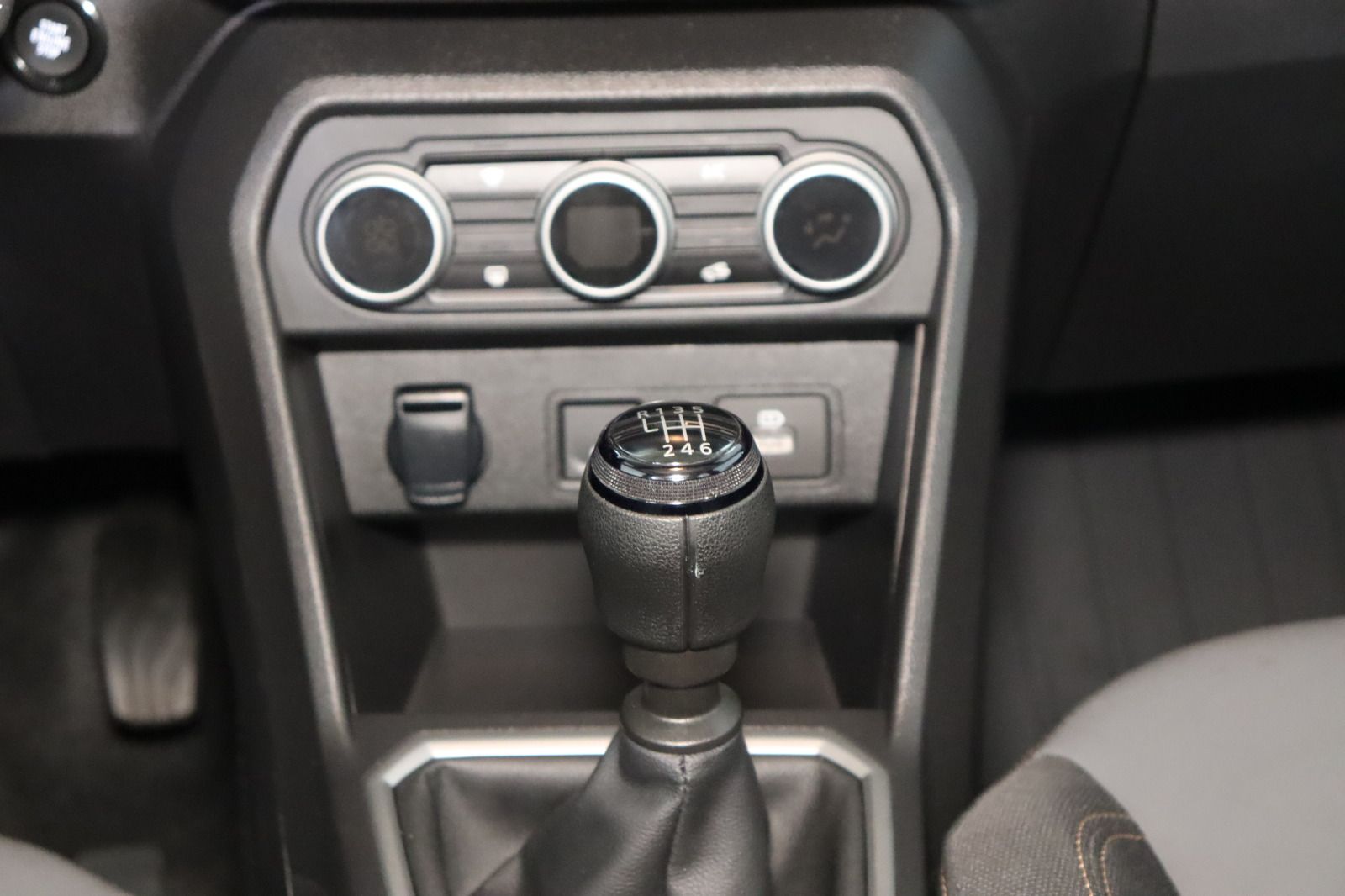 Fahrzeugabbildung Dacia Jogger  TCe * 7-Sitzer * Navi * LED * Sitzhzg.