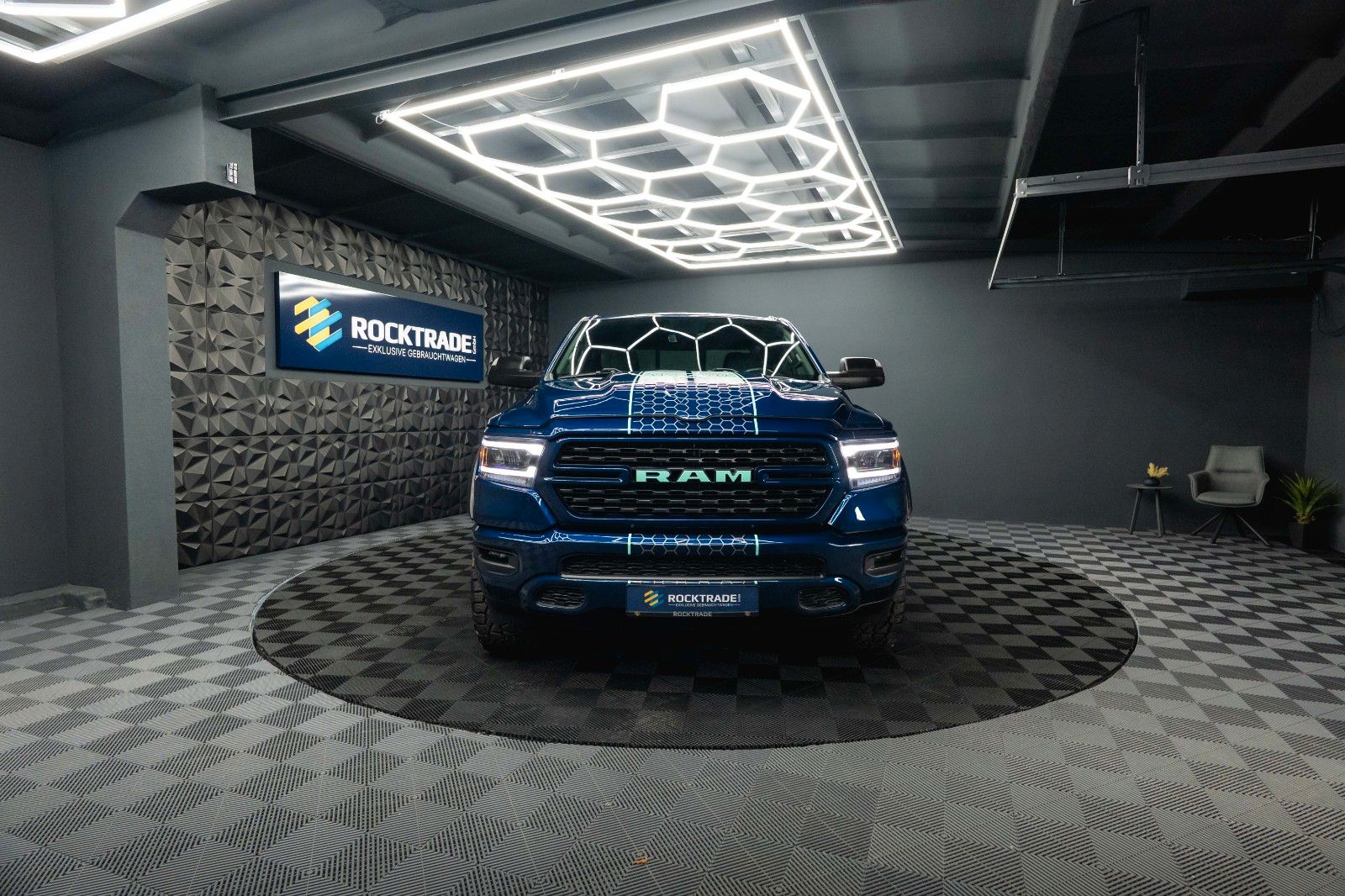 Fahrzeugabbildung Dodge RAM 5.7 V8 HEMI 4x4 BLUE EDITION Offroad LONGBED
