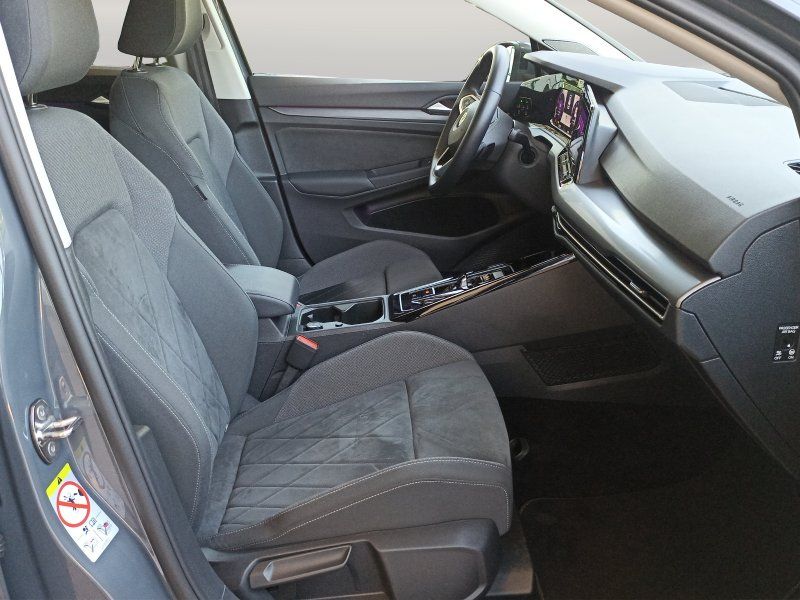 Fahrzeugansicht 18 Fahrzeugabbildung Volkswagen Golf VIII 1.5 eTSI Style DSG MATRIX-LED+KAMERA+