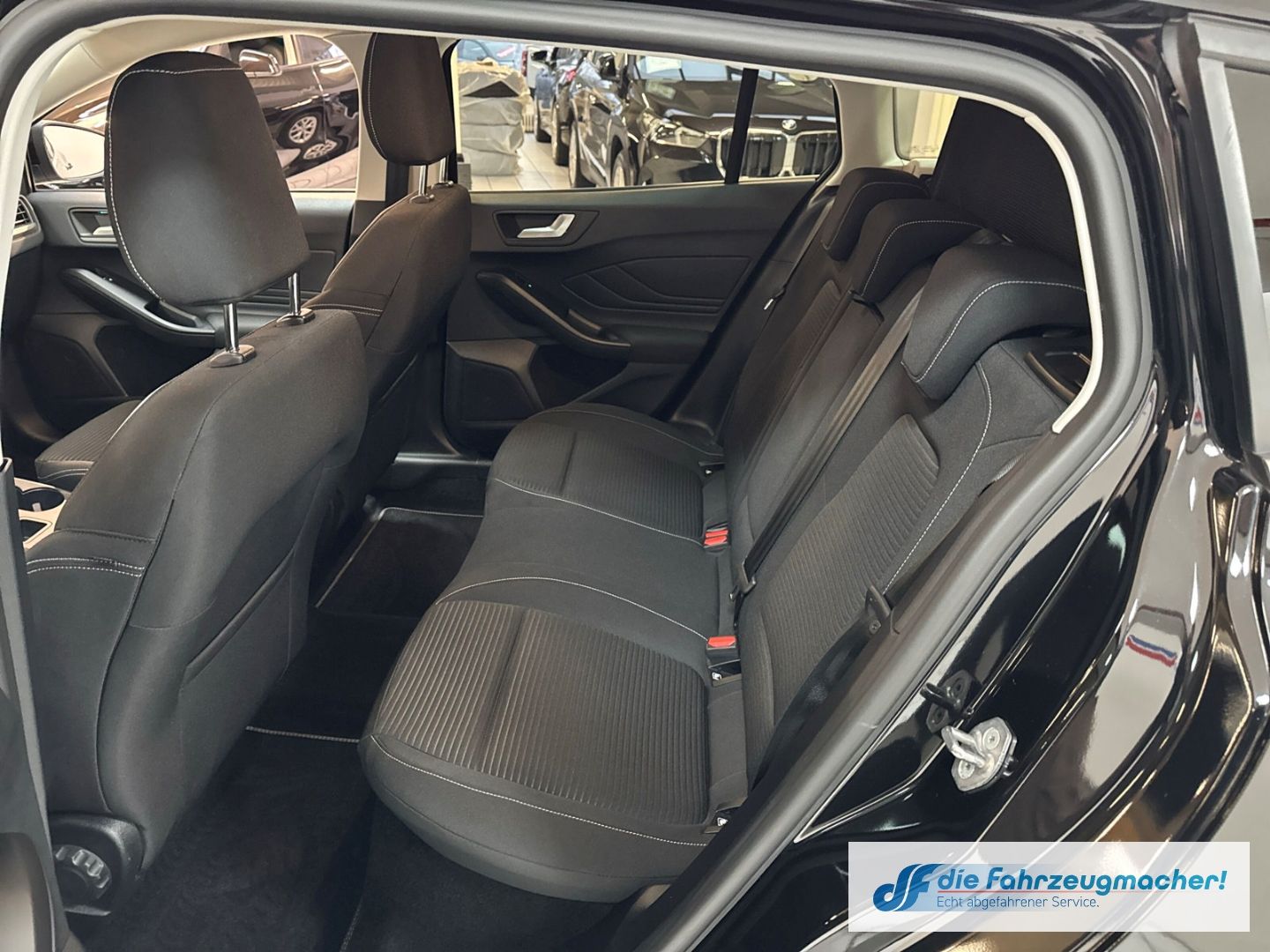 Fahrzeugabbildung Ford Focus Turnier Titanium X Navi Digitales Cockpit