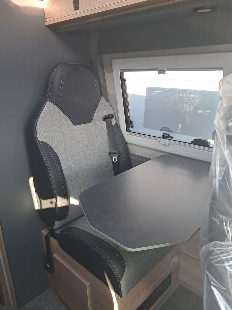Fahrzeugabbildung Pössl Roadstar X Mercedes 190 PS Solar, Dachklima,