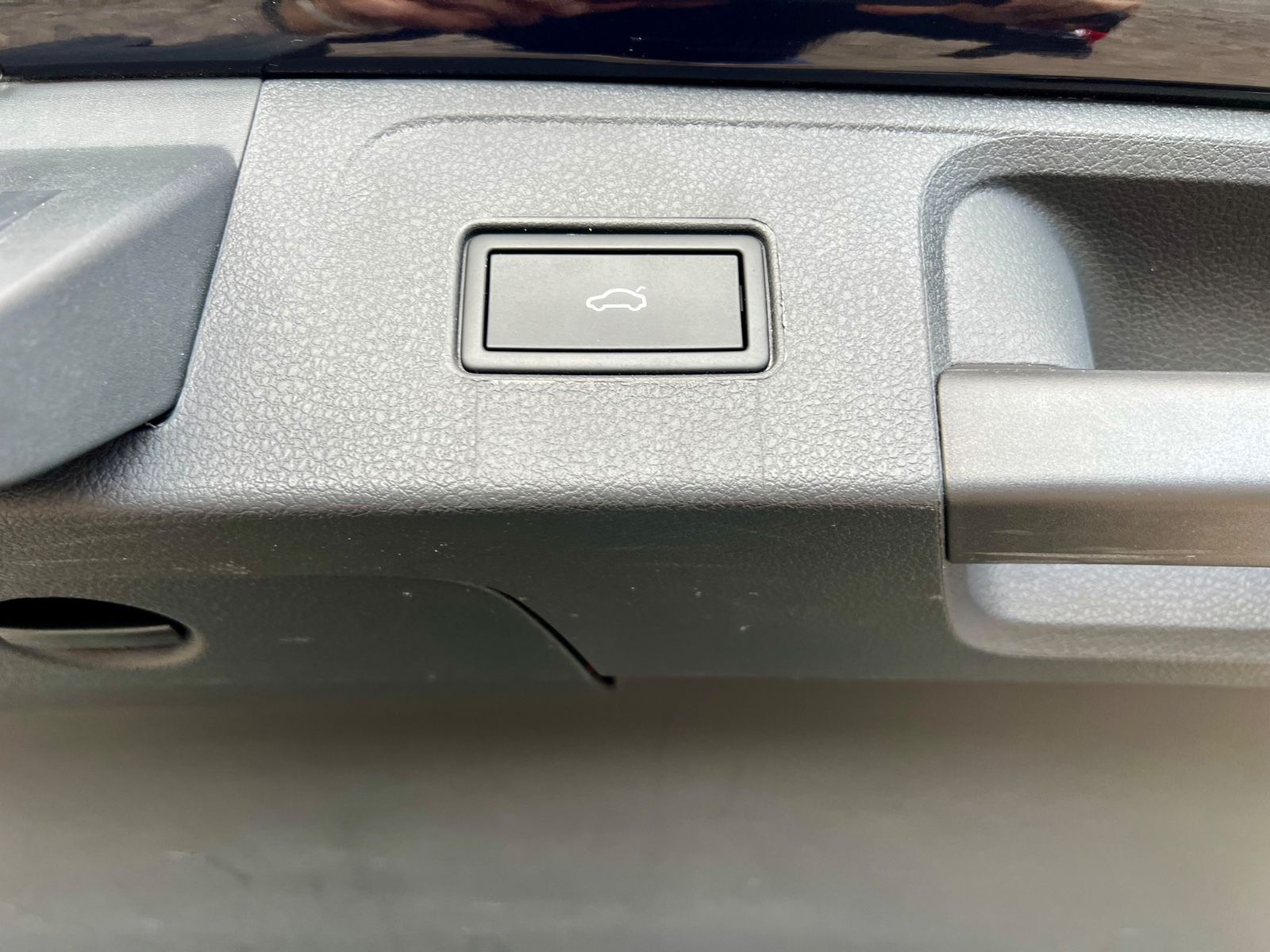 VW Passat Variant Elegance AAC AHK GZJR CARPLAY