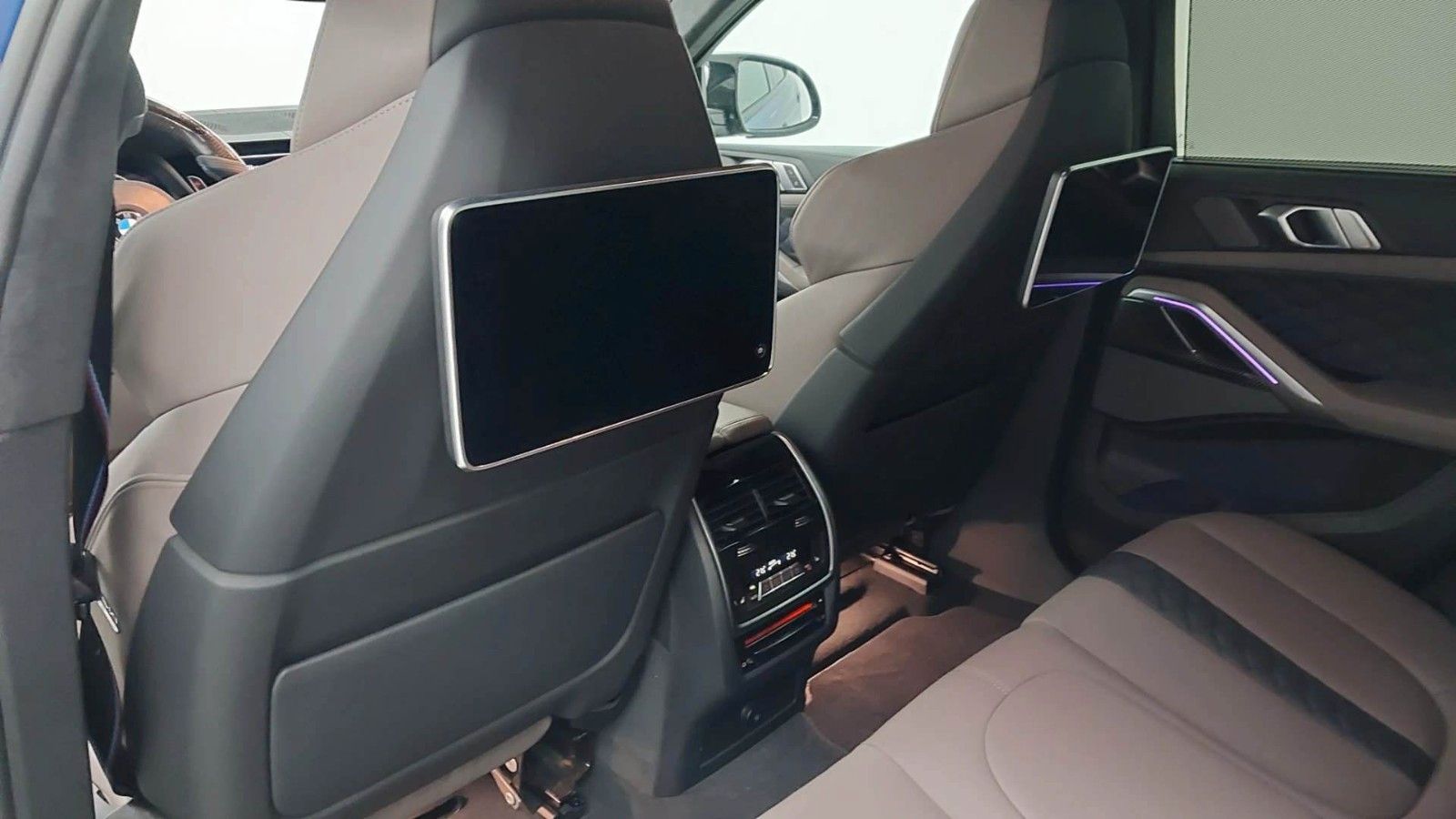 Fahrzeugabbildung BMW X6M Competition ACC HuD Laser H&k  Memory TV360°