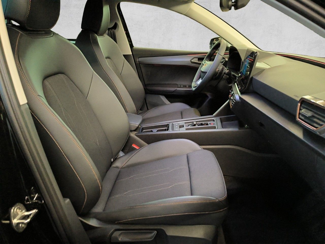 Fahrzeugabbildung CUPRA Leon Tribe eTSI DSG 150 PS Navi, Lichtpaket, AHK