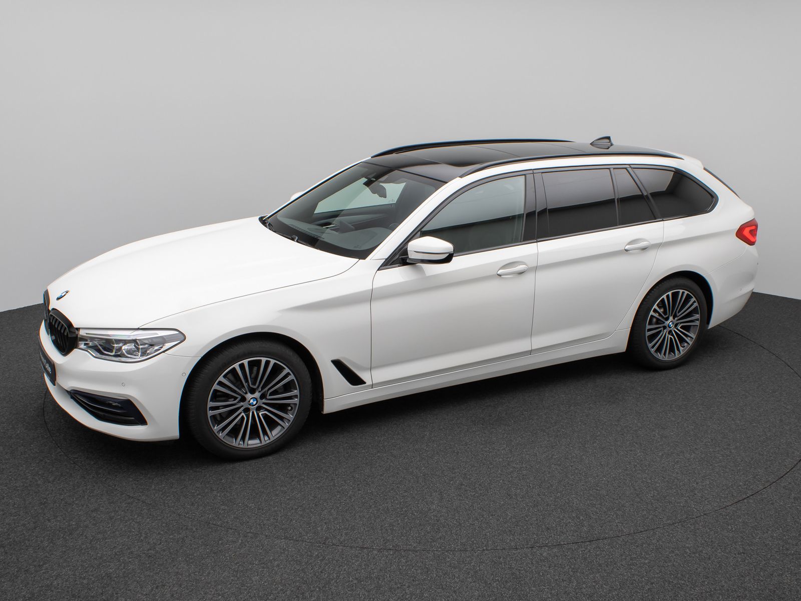 Fahrzeugabbildung BMW 520d Sport Line Kamera Panorama AHK HiFi Alarm