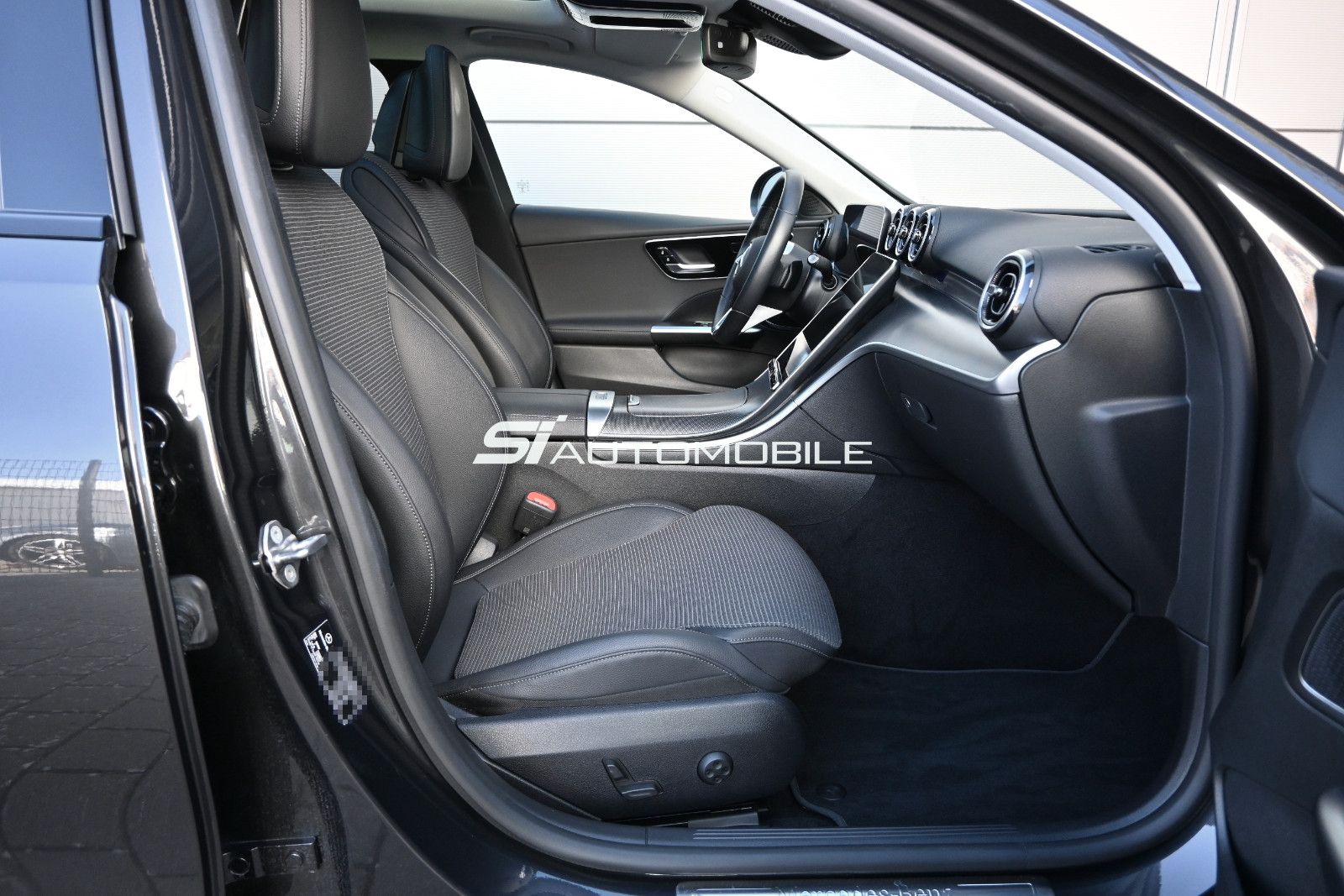 Fahrzeugabbildung Mercedes-Benz C 220 d Avantg. °ACC°NIGHT°PANO°STANDHEIZ°SOUND°
