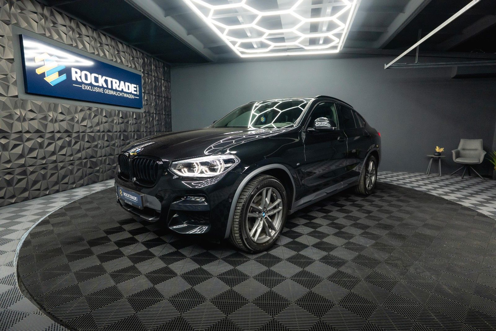 Fahrzeugabbildung BMW X4 xDrive 20d M Sport X Shadow Line *ACC*LED*DAB