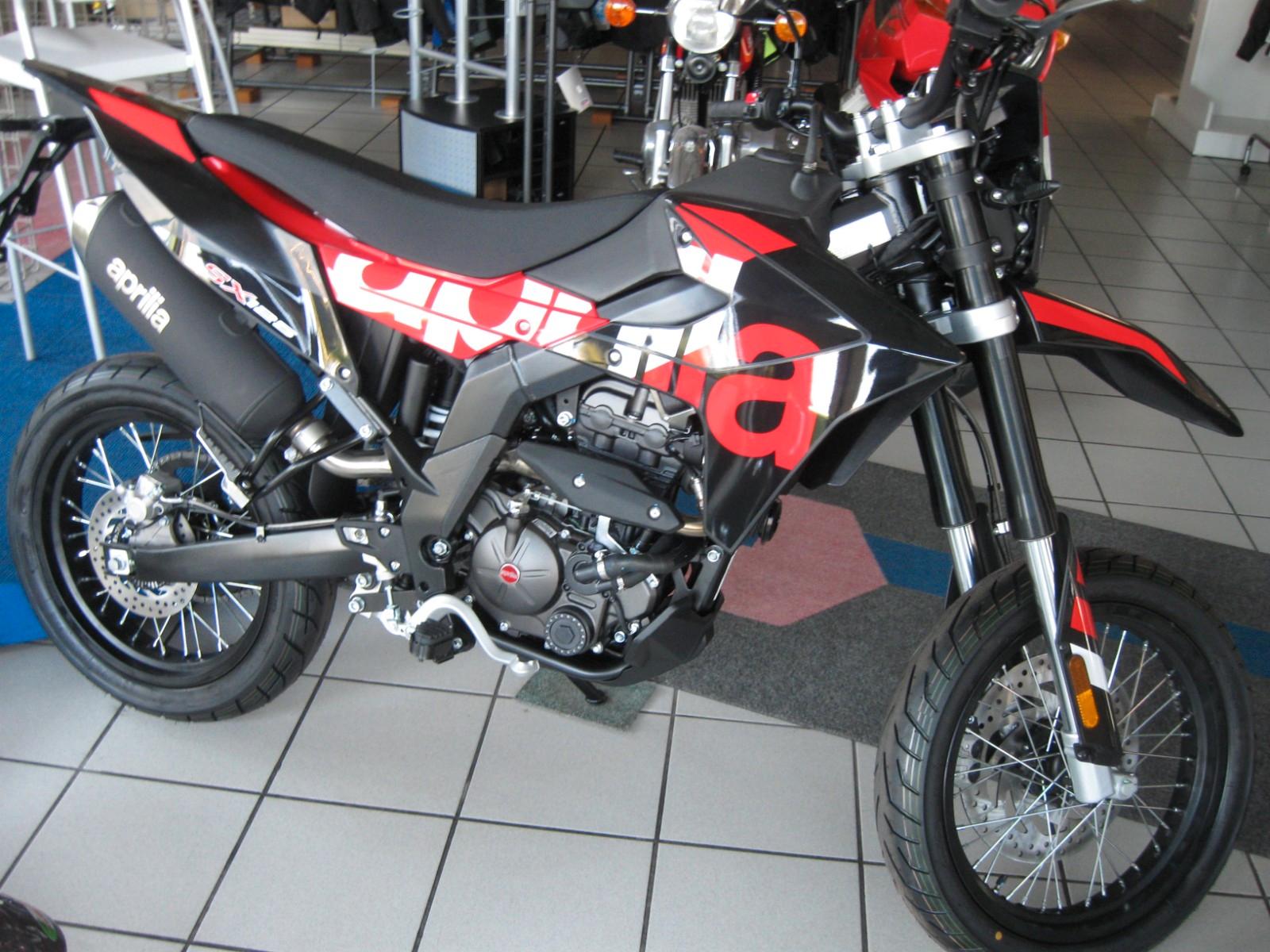 Aprilia SX 125 ABS  Super Moto Euro 5+  schwarz u.weiß