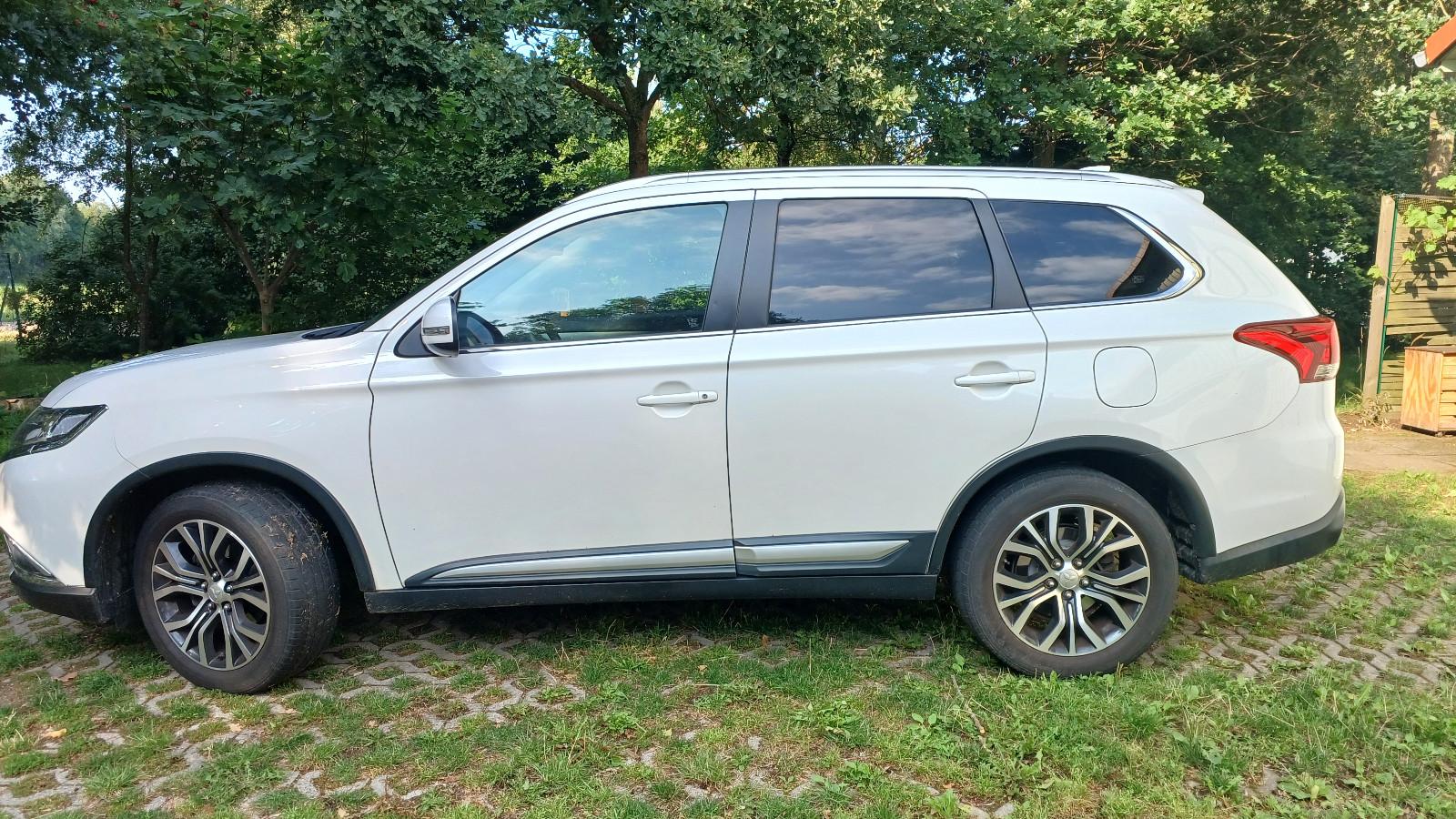 Mitsubishi Outlander 2.0 MIVEC Edition 100 ClearTec 2WD...