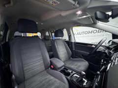 Fahrzeugabbildung Volkswagen Touran Highline DSG **LED / NAVI / KAMERA / Totw
