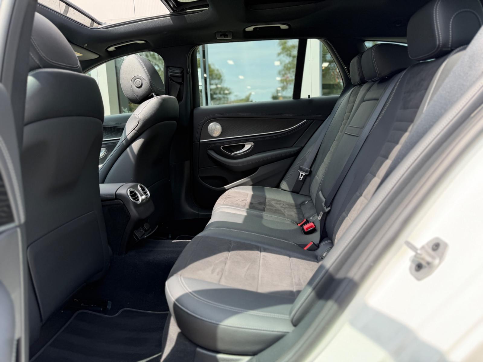 Mercedes-Benz E 220 d AMG-Line /Panoramadach/MFL