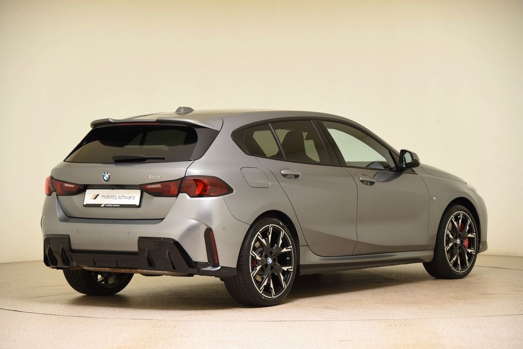 BMW 123