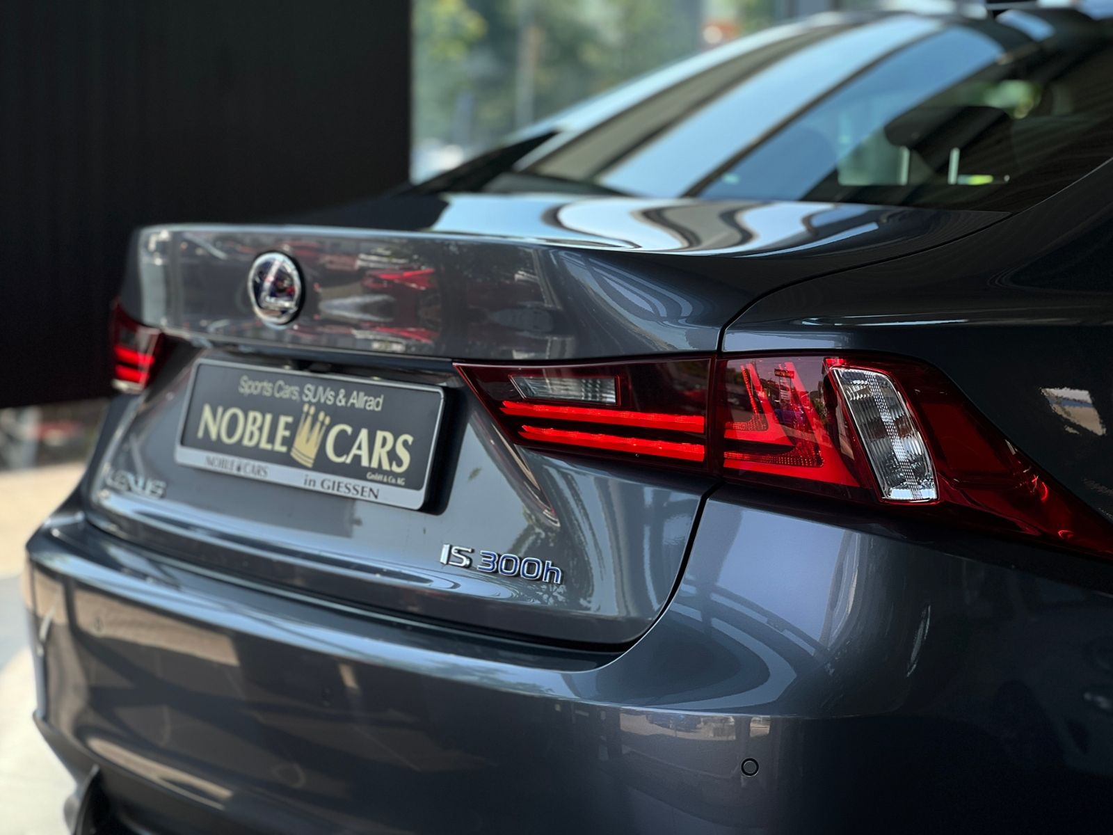 Fahrzeugabbildung Lexus IS 300h Executive Line LED NAV SHZ