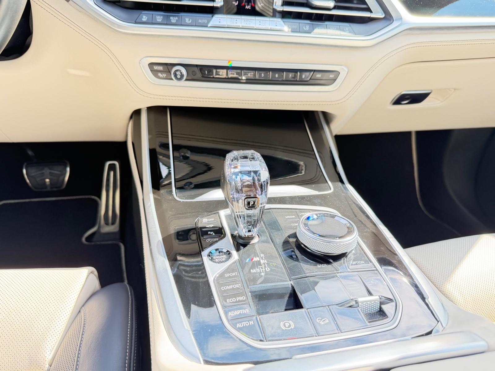 BMW X7*M50xd*M-SPORTPAKET*3xTV*6xSITZER*ACC*HUD*360