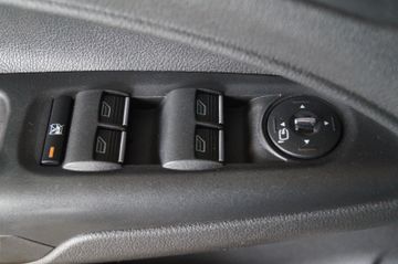 Ford Tourneo Connect  1.6TDCi Titanium PANODACH-AHK-