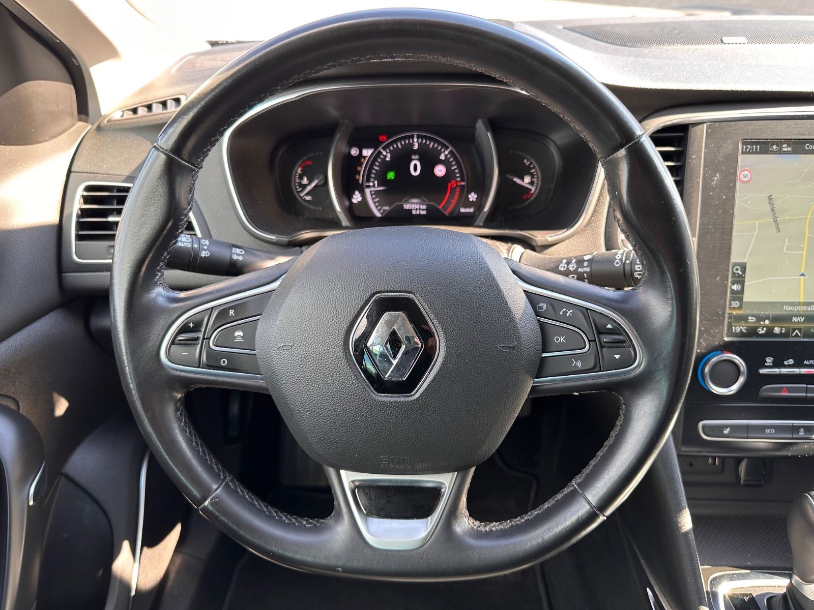 Fahrzeugabbildung Renault Megane Grandtour 1.7 dCi BOSE DCT ACC/Navi/LED