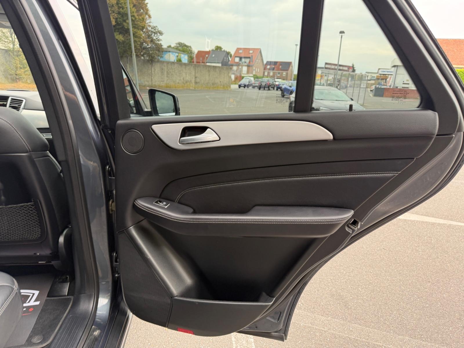 Mercedes-Benz ML 350 CDI BlueTec 4Matic*Panorama*20Zoll*Top*